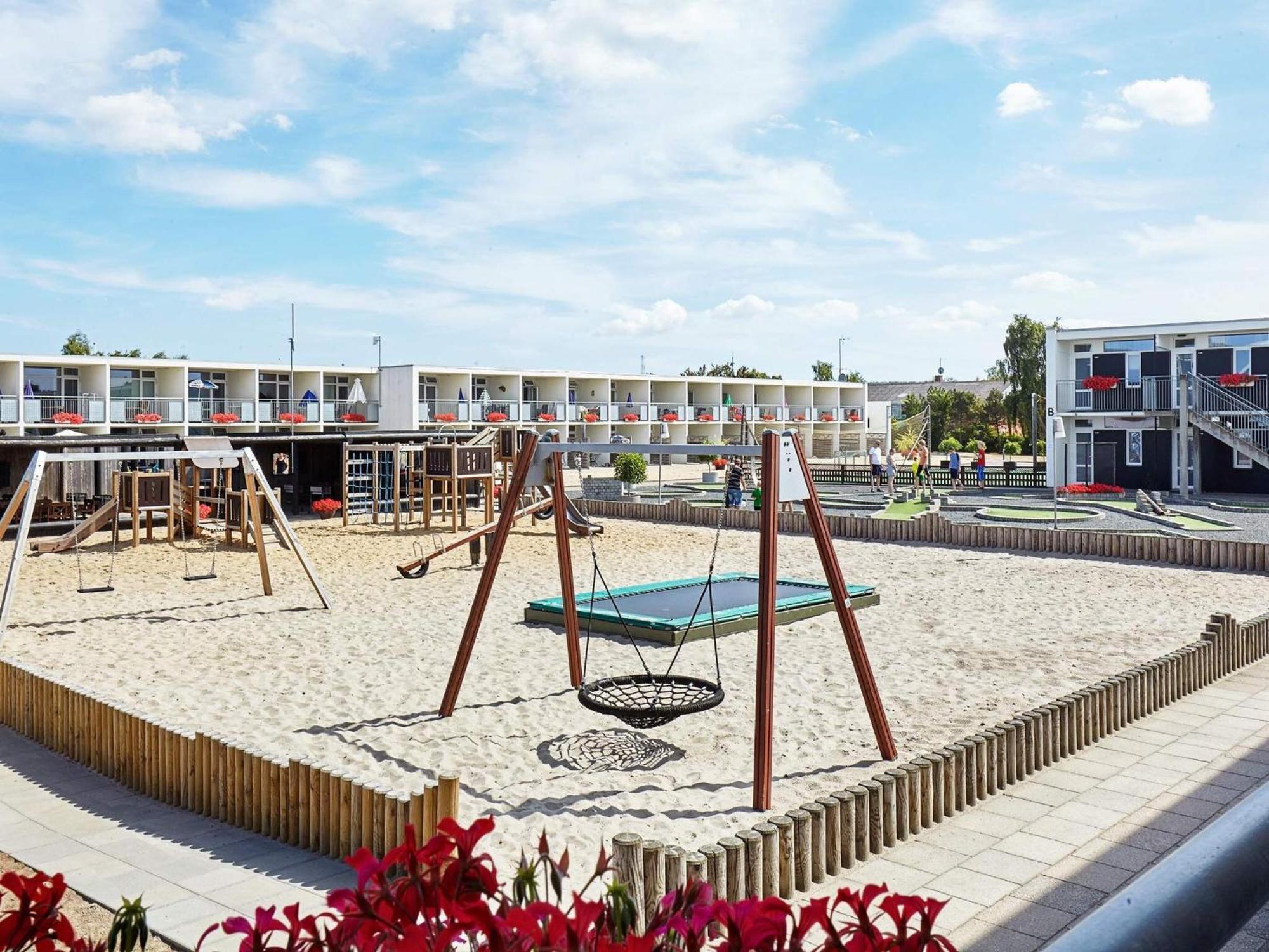 4 Person Holiday Home On A Holiday Park In Glesborg ภายนอก รูปภาพ